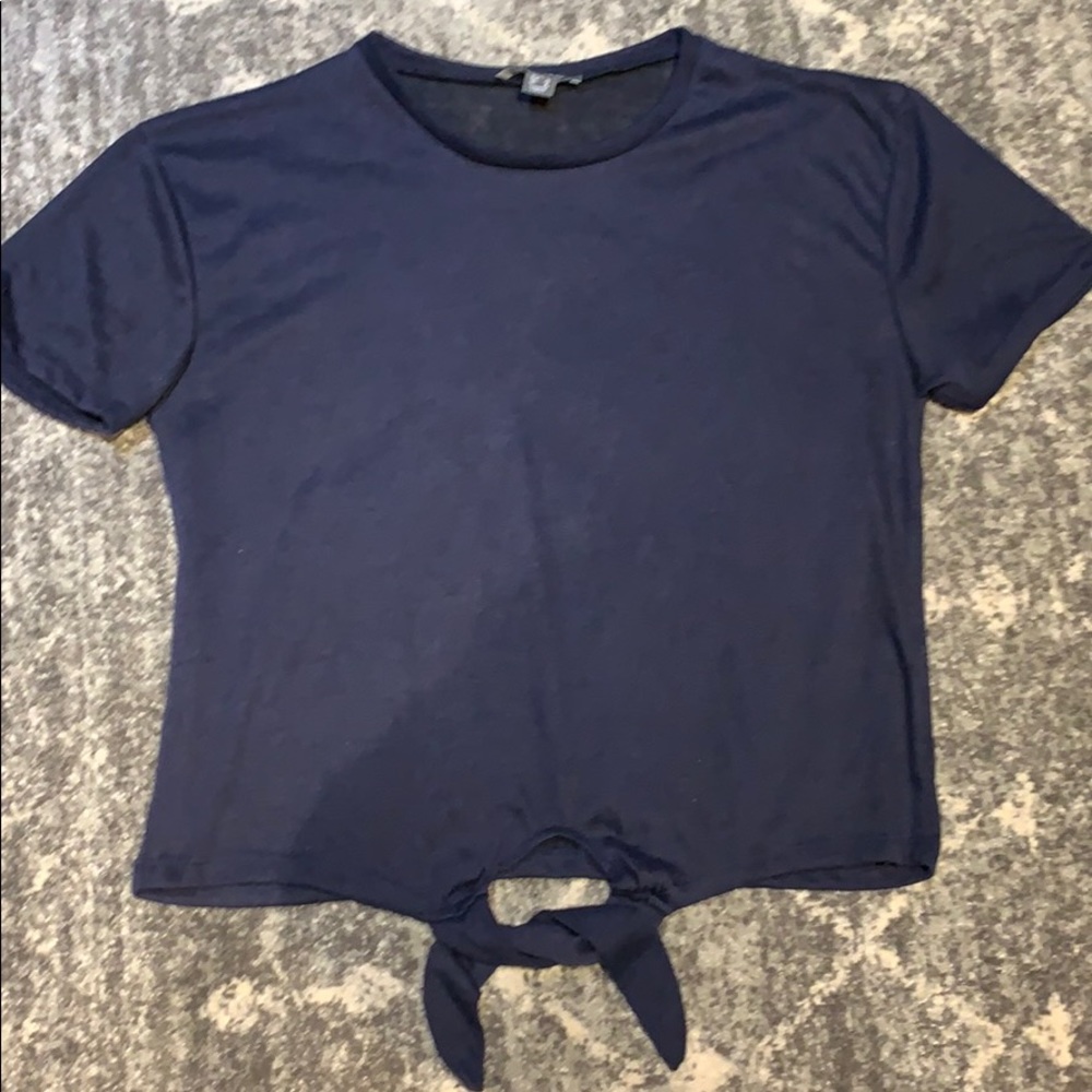 navy blue t shirt